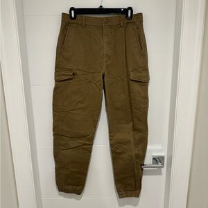 COPY - Uniqlo cargo jogger pant in brown unisex size small